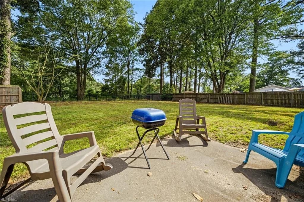 1030 MAINS CREEK RD, CHESAPEAKE VA 23320 - Photo 3