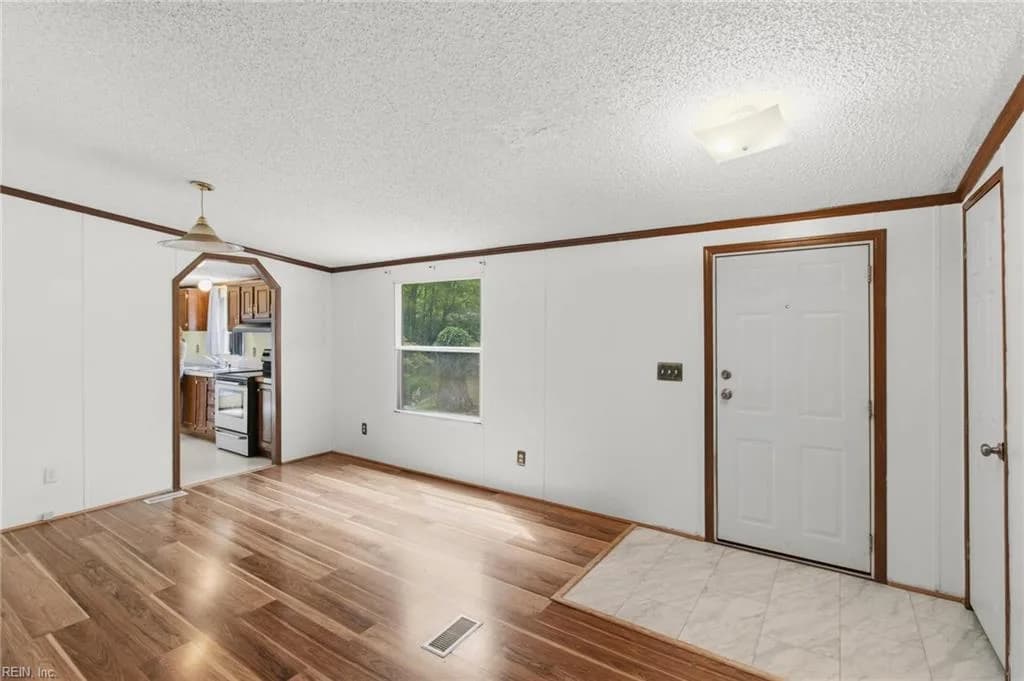 7695 Wagon Run RD, GLOUCESTER VA 23061 - Photo 4