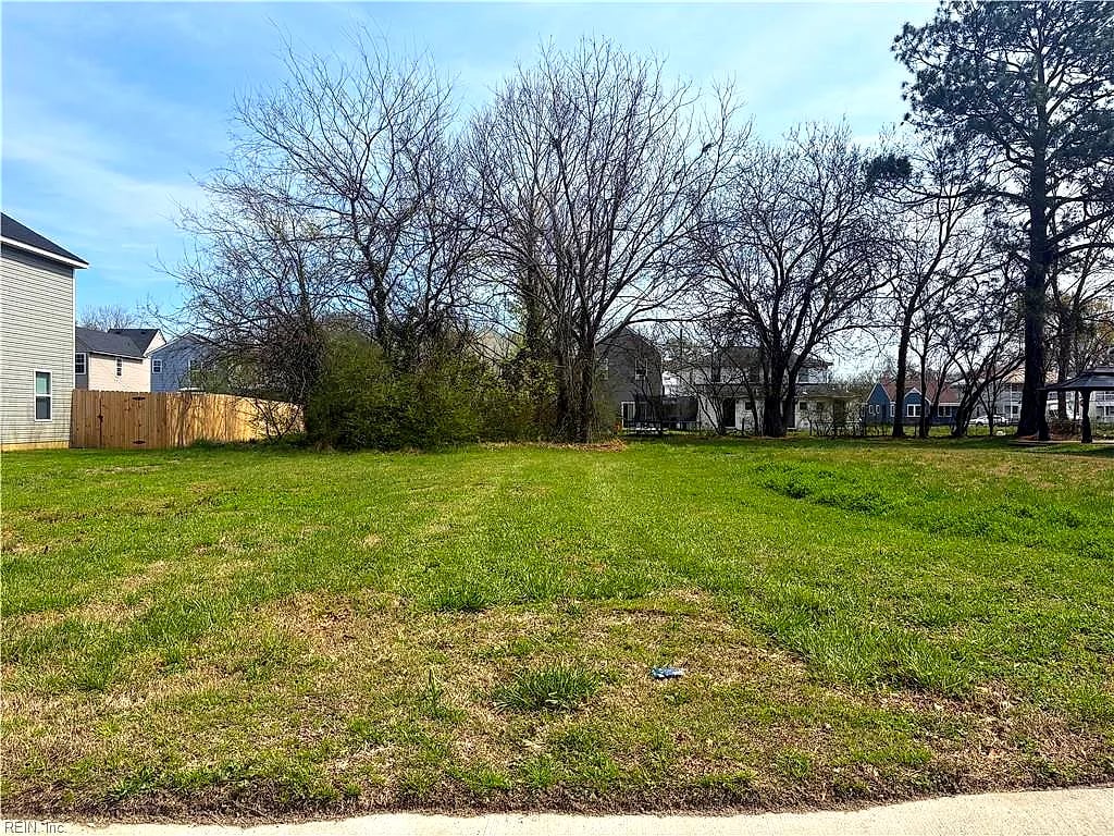 206 Beech ST, Suffolk — Land and Farms