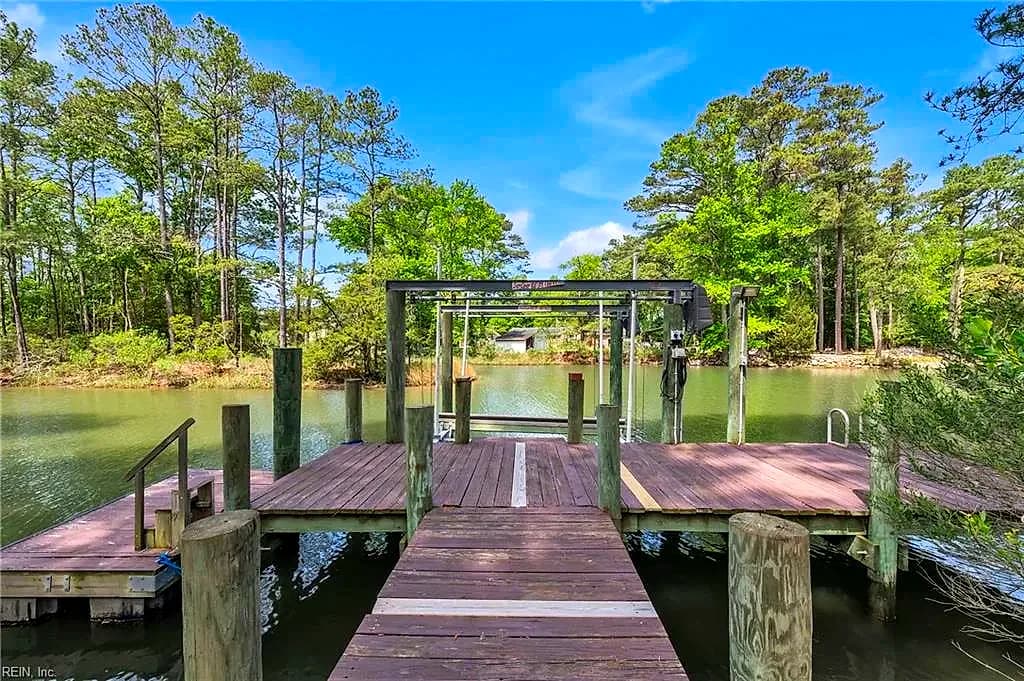 247 Hunts Neck RD, POQUOSON VA 23662 - Photo 3