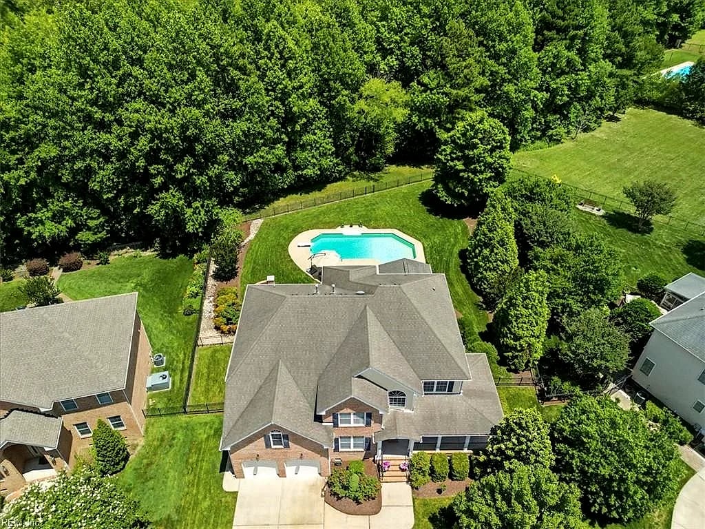 121 Ravenna CRSE, Chesapeake — 6 bed Residential, 3,786 sqft