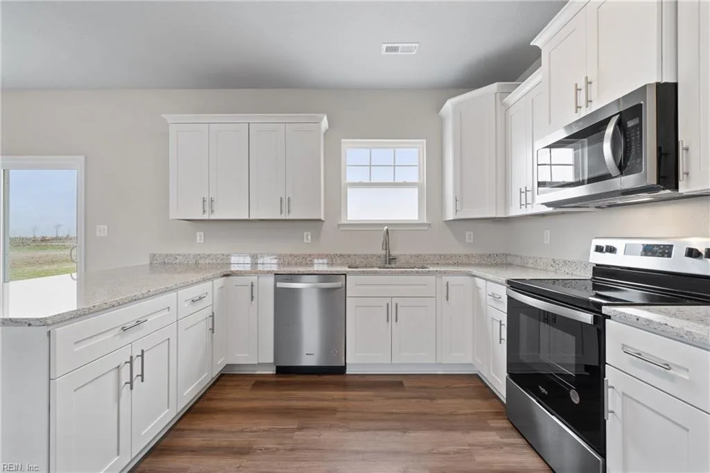 101 Apple CT, ELIZABETHCITY NC 27909 - Photo 5