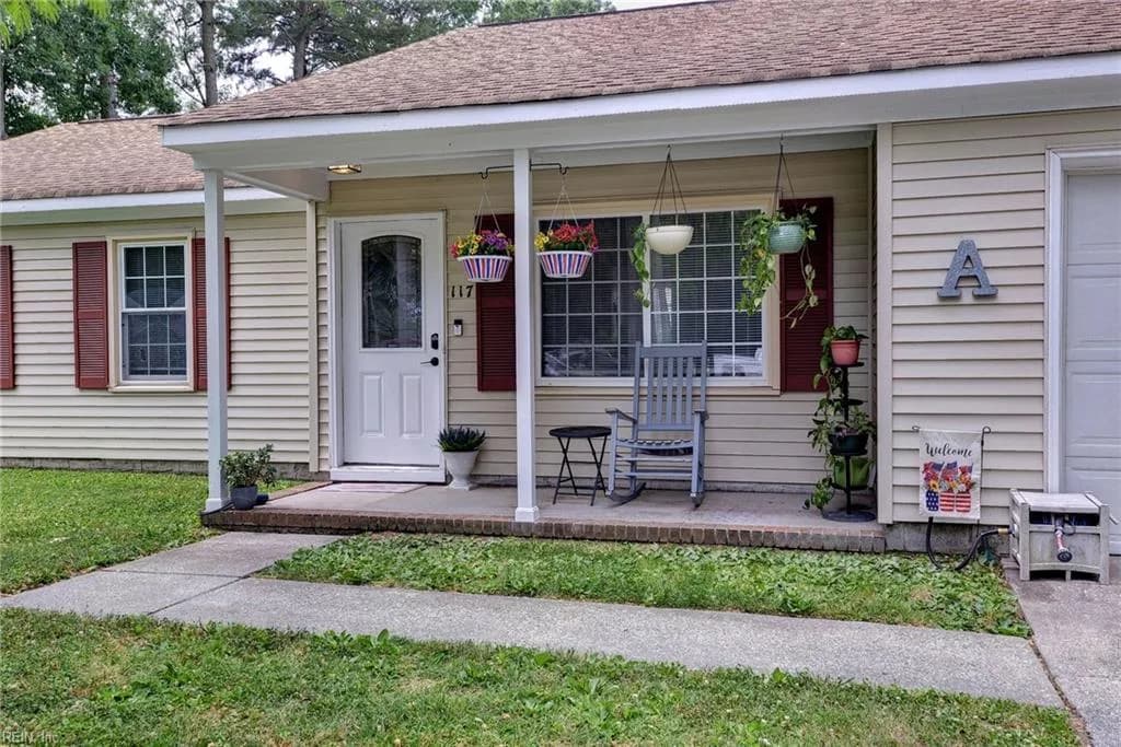 117 Sandy Lake DR, HAMPTON VA 23666 - Photo 3