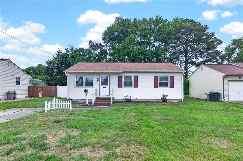 825 Thames DR, HAMPTON VA 23666