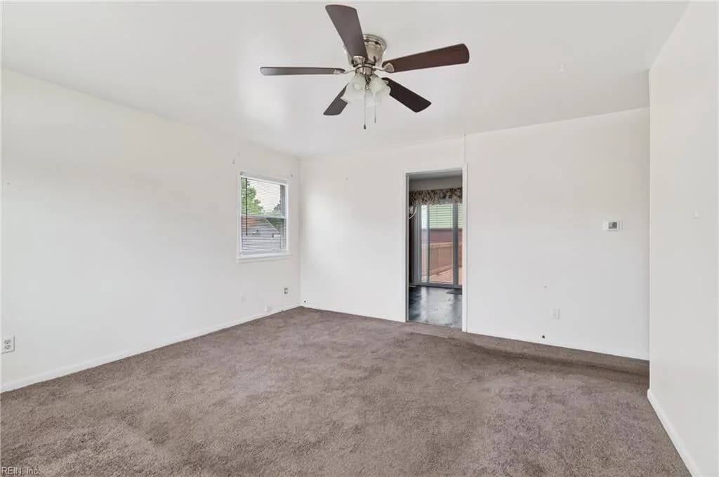 825 Thames DR, HAMPTON VA 23666 - Photo 4