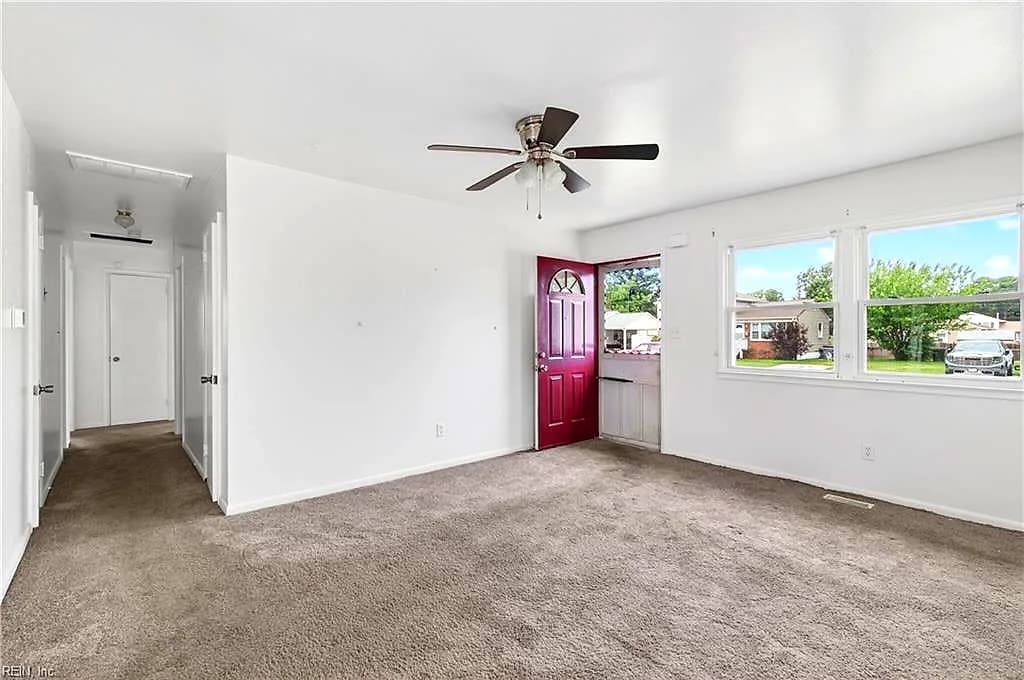 825 Thames DR, HAMPTON VA 23666 - Photo 5