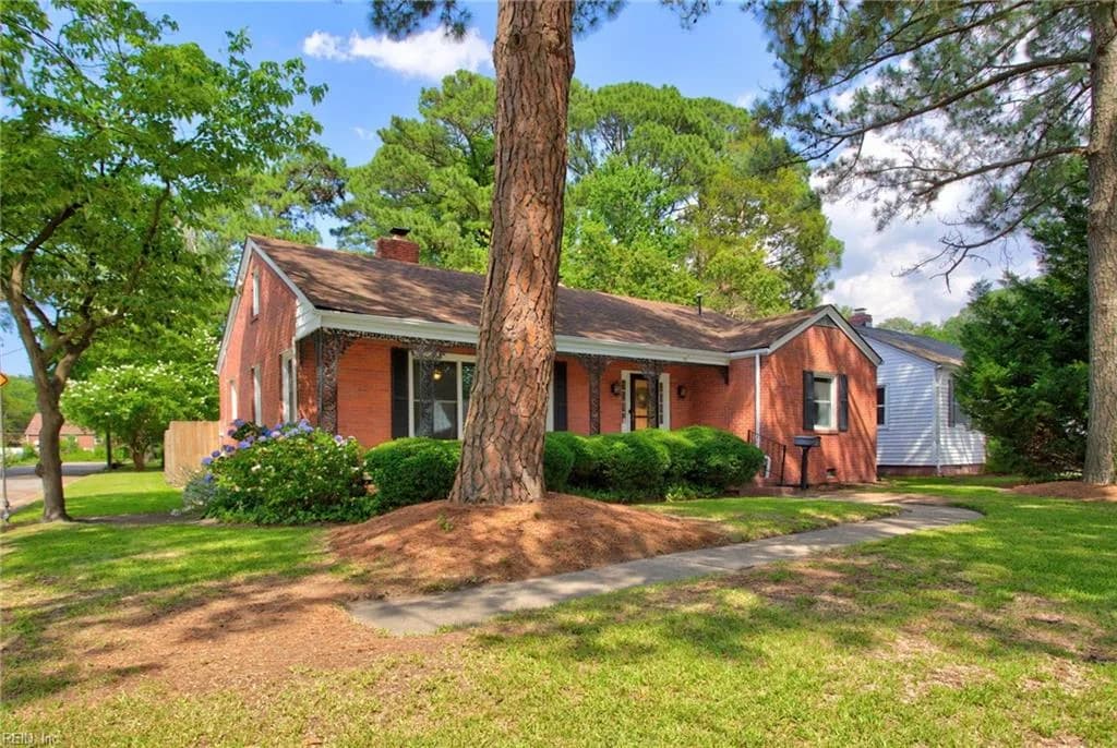 33 Greenbrier RD, PORTSMOUTH VA 23707 - Photo 3