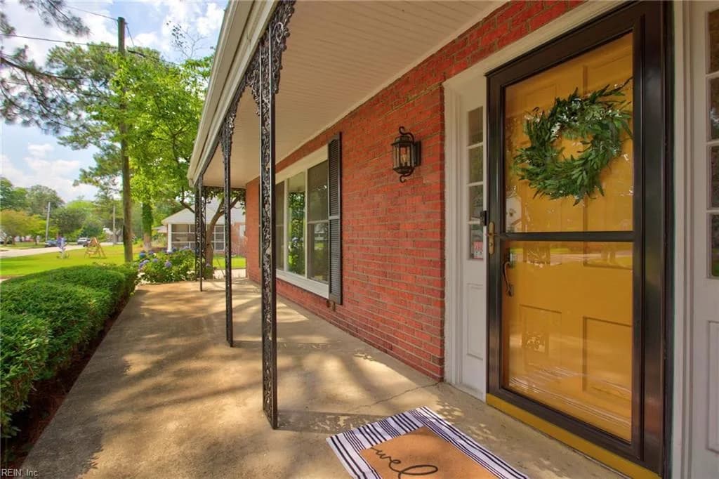 33 Greenbrier RD, PORTSMOUTH VA 23707 - Photo 5
