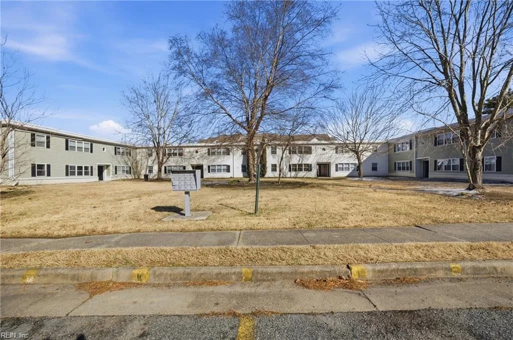 642 Dresden DR #M, NEWPORTNEWS VA 23601 - Main photo