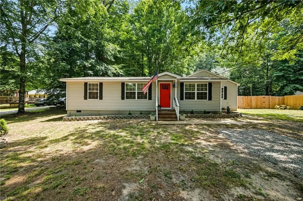 8729 Marlfield RD, GLOUCESTER VA 23061