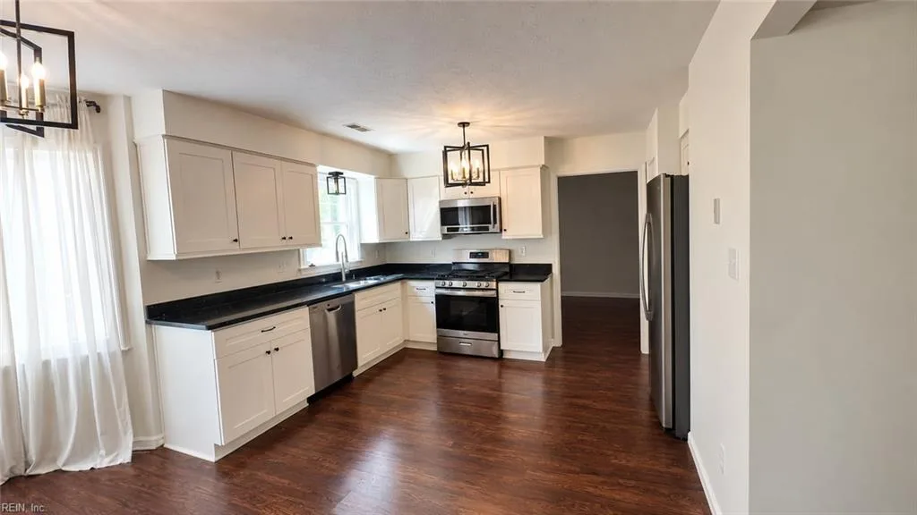 2 Eisele CT, HAMPTON VA 23666 - Photo 4