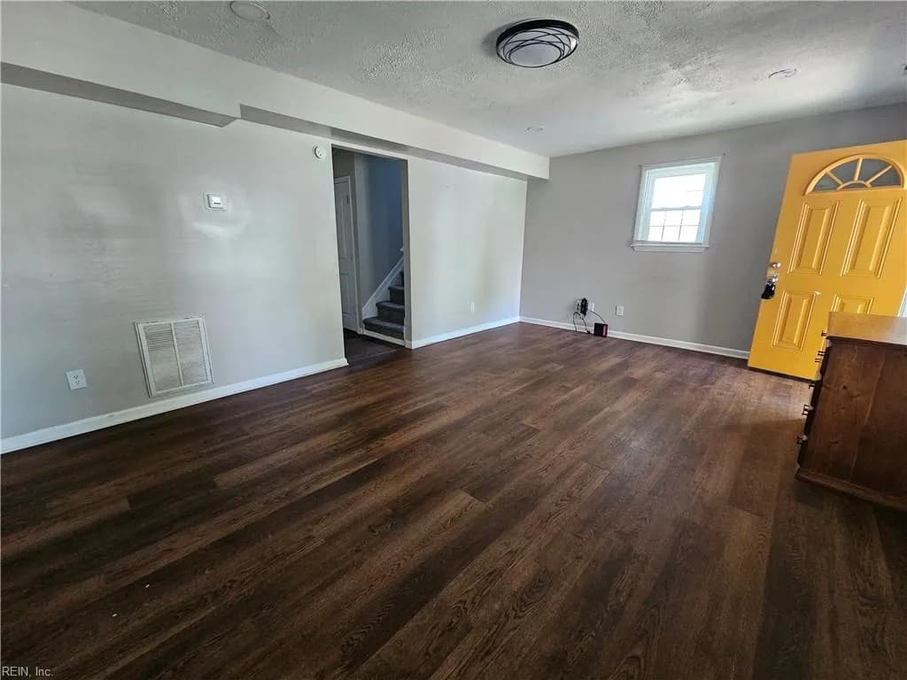 1044 26th ST, NEWPORTNEWS VA 23607 - Photo 4