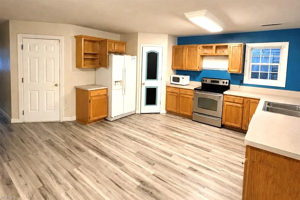 1712 Weber AVE, CHESAPEAKE VA 23320 - Photo 5
