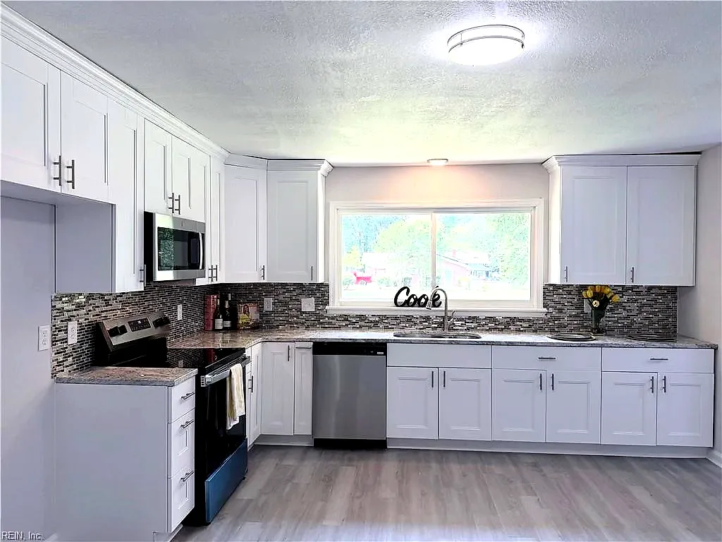 10 C C Spaulding DR, HAMPTON VA 23666