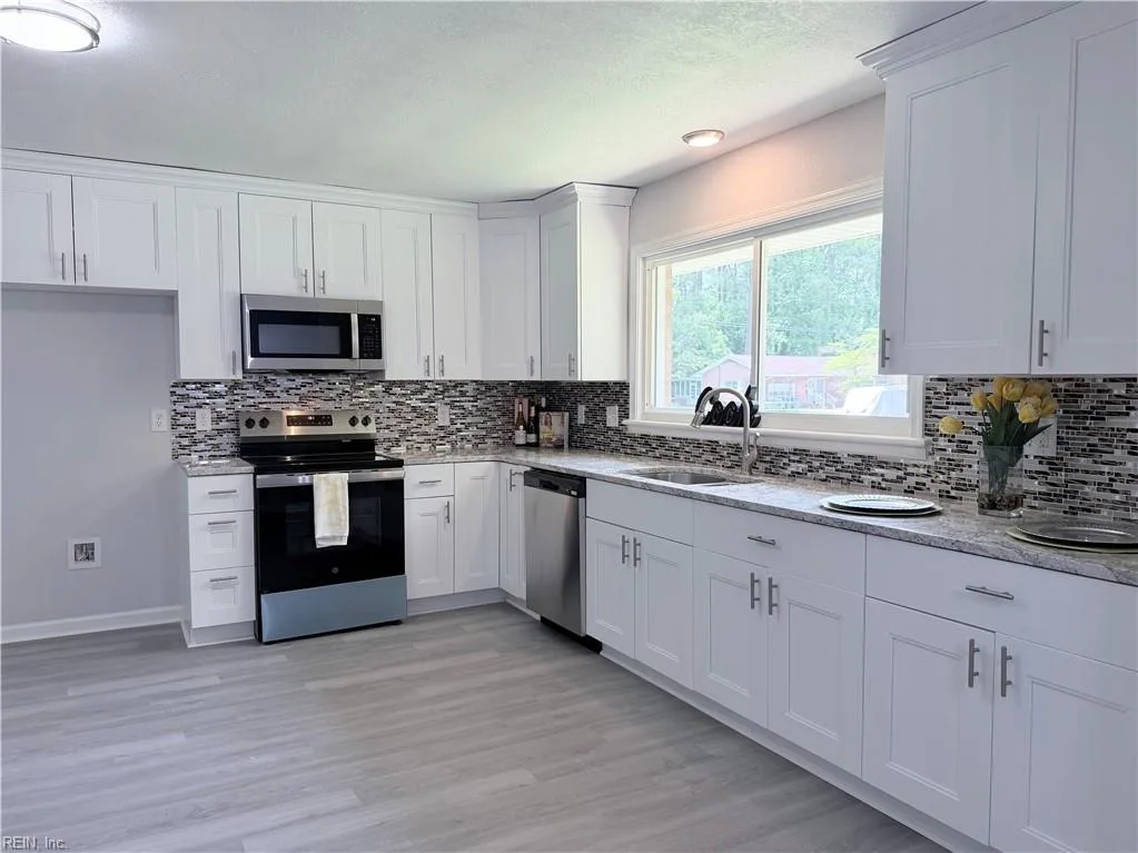 10 C C Spaulding DR, HAMPTON VA 23666