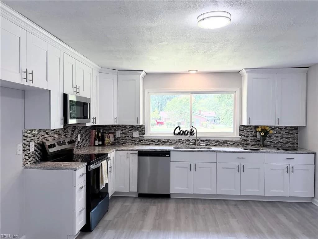10 C C Spaulding DR, HAMPTON VA 23666 - Photo 4
