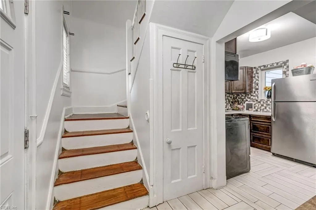 74 Hopkins ST, NEWPORTNEWS VA 23601 - Photo 3