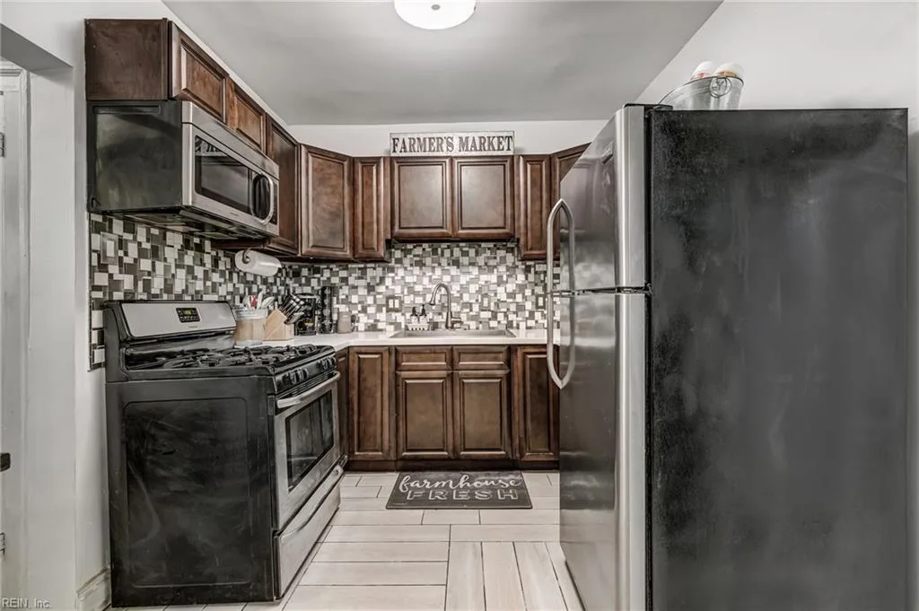 74 Hopkins ST, NEWPORTNEWS VA 23601 - Photo 4