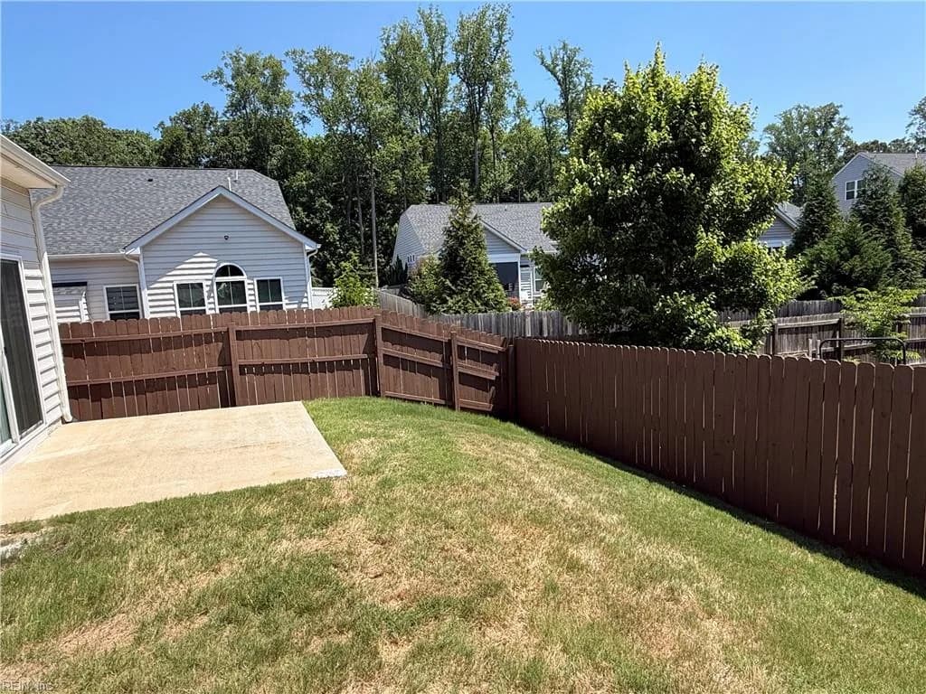525 Caroline CIR, WILLIAMSBURG VA 23185 - Photo 3