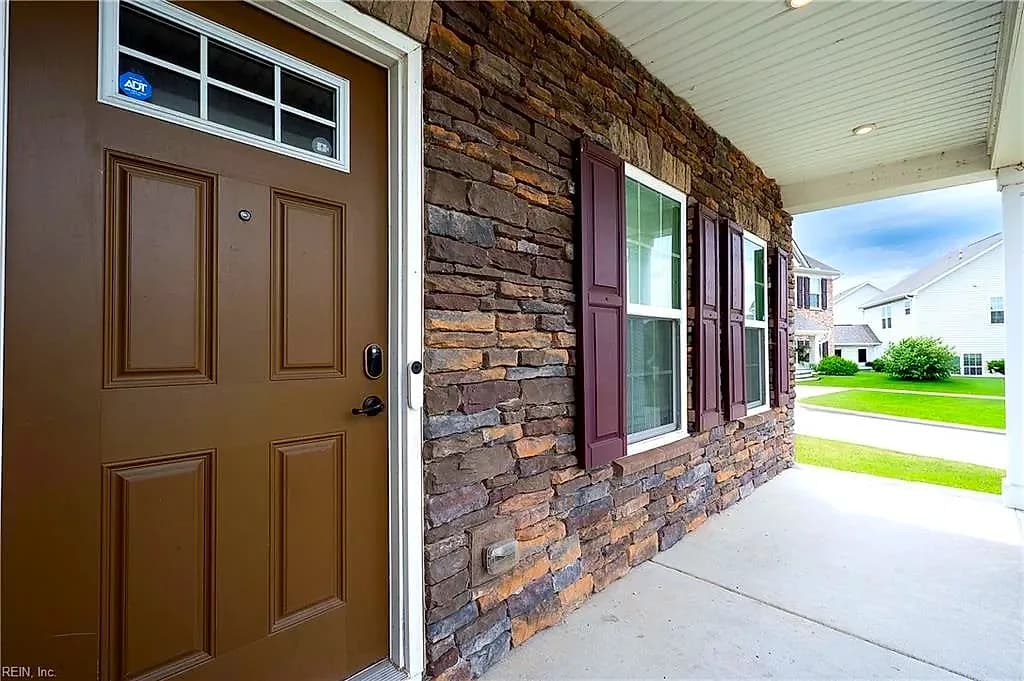 217 Farmington PL, SMITHFIELD VA 23430 - Photo 3