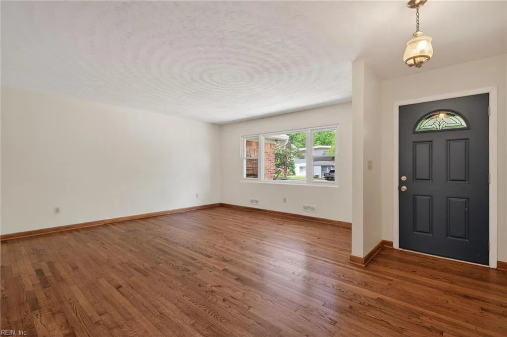 137 Lafayette AVE, NORFOLK VA 23503 - Photo 4
