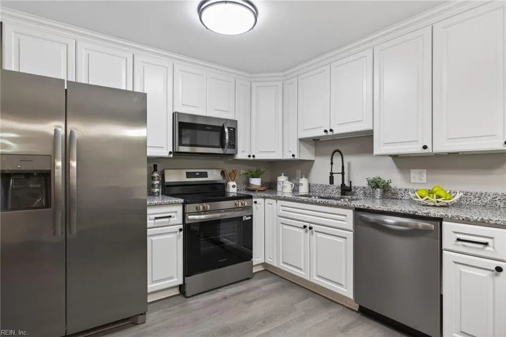 808 State ST, CHESAPEAKE VA 23323 - Photo 5