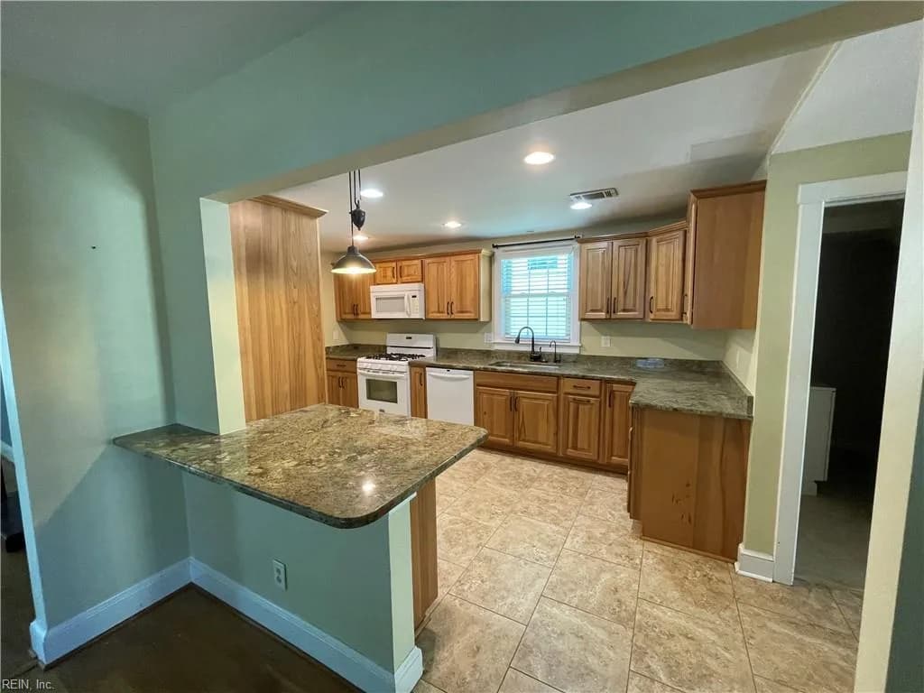223 E Lorengo AVE, NORFOLK VA 23503 - Photo 3