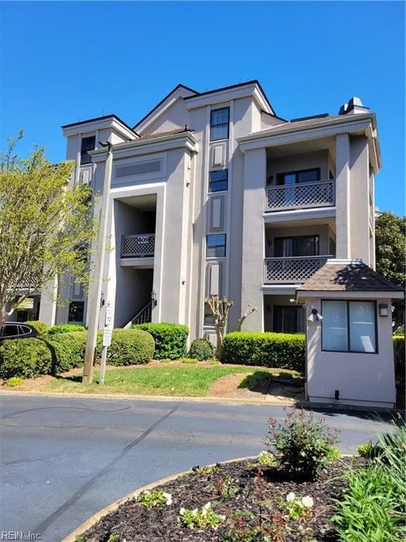 409 Harbour PT #202, VIRGINIABEACH VA 23451 - Photo 2