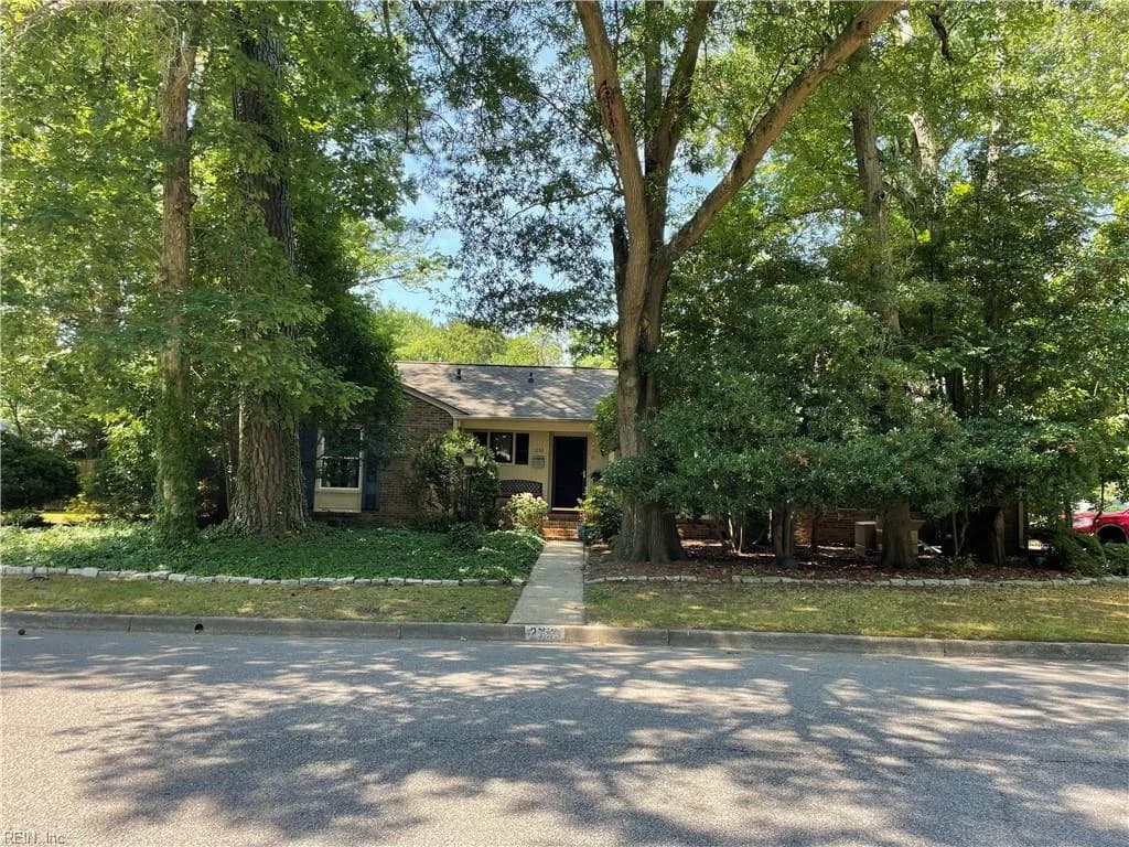 2153 Hollybriar PT, NORFOLK VA 23518 - Main photo