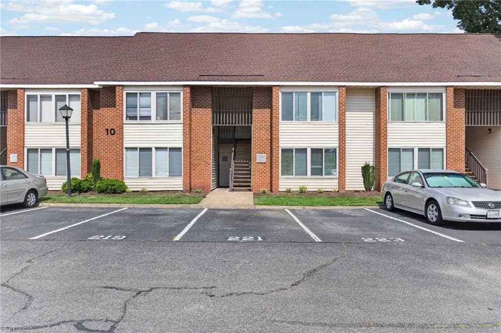 223 Pacific DR, HAMPTON VA 23666 - Photo 2