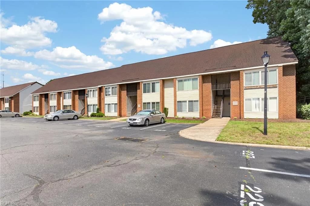 223 Pacific DR, HAMPTON VA 23666 - Photo 4