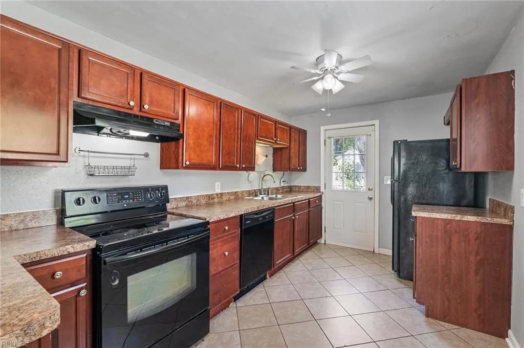 620 73rd ST, NEWPORTNEWS VA 23605 - Main photo