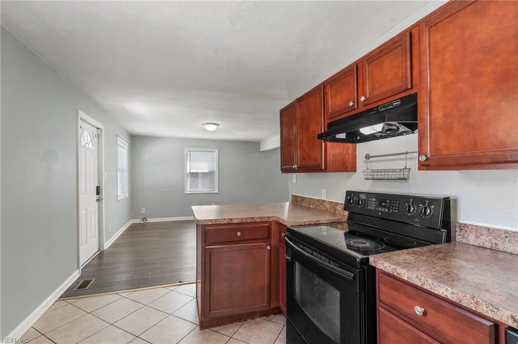 620 73rd ST, NEWPORTNEWS VA 23605 - Photo 5