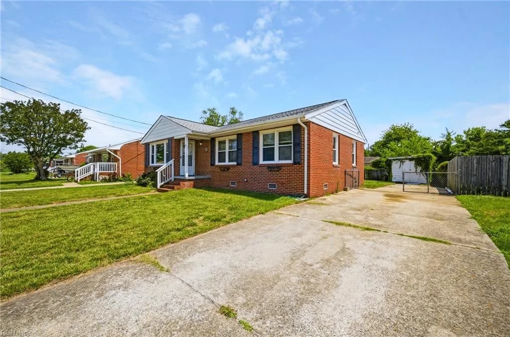 18 Reynolds DR, HAMPTON VA 23664 - Photo 3