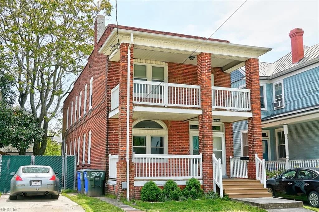 305 W 36th ST, NORFOLK VA 23508 - Photo 2