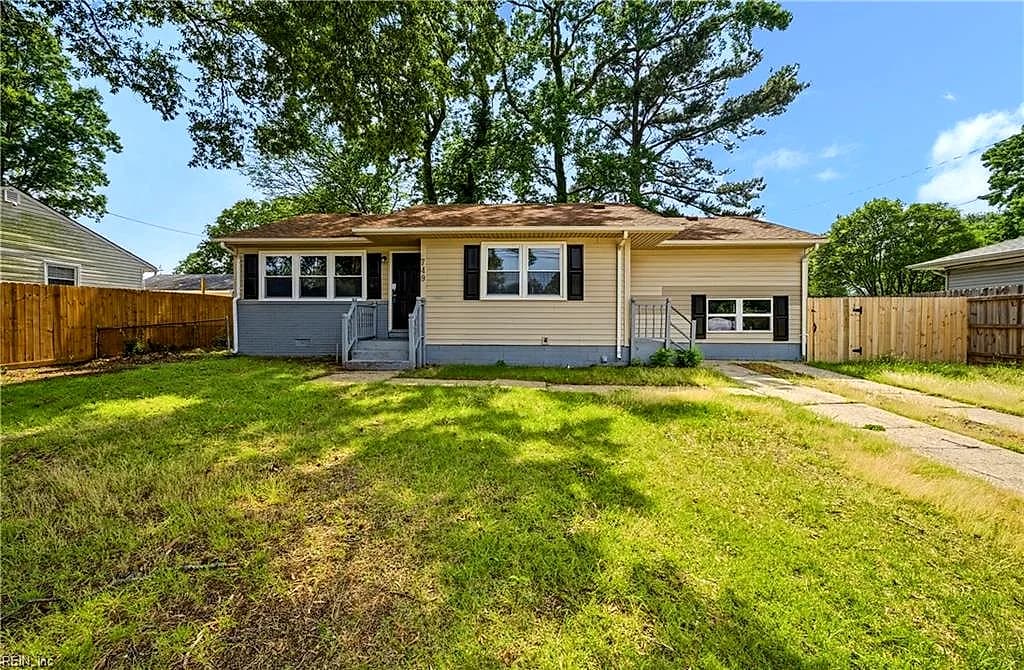 749 Holladay LN, VIRGINIABEACH VA 23455 - Main photo