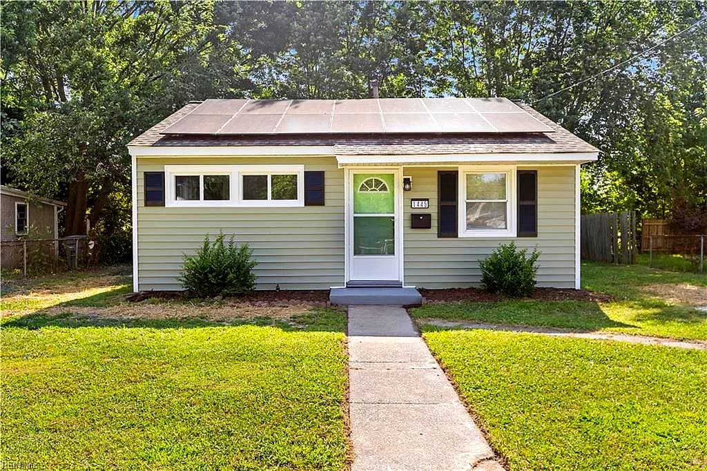 1445 Oakcrest DR, HAMPTON VA 23663 - Main photo
