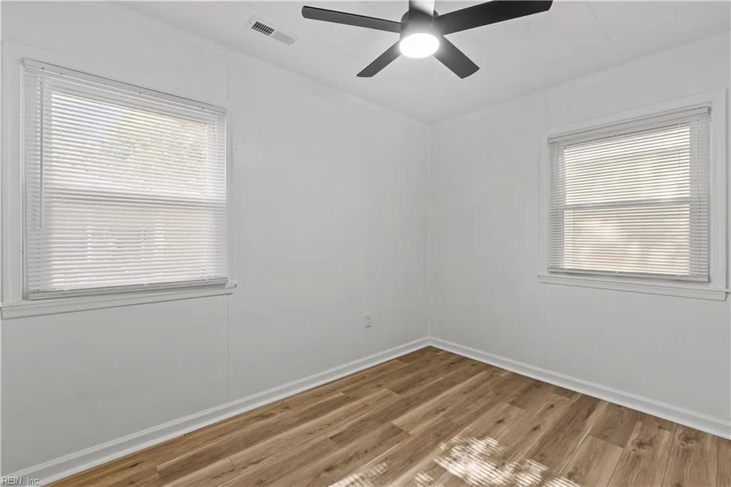 1445 Oakcrest DR, HAMPTON VA 23663 - Photo 4