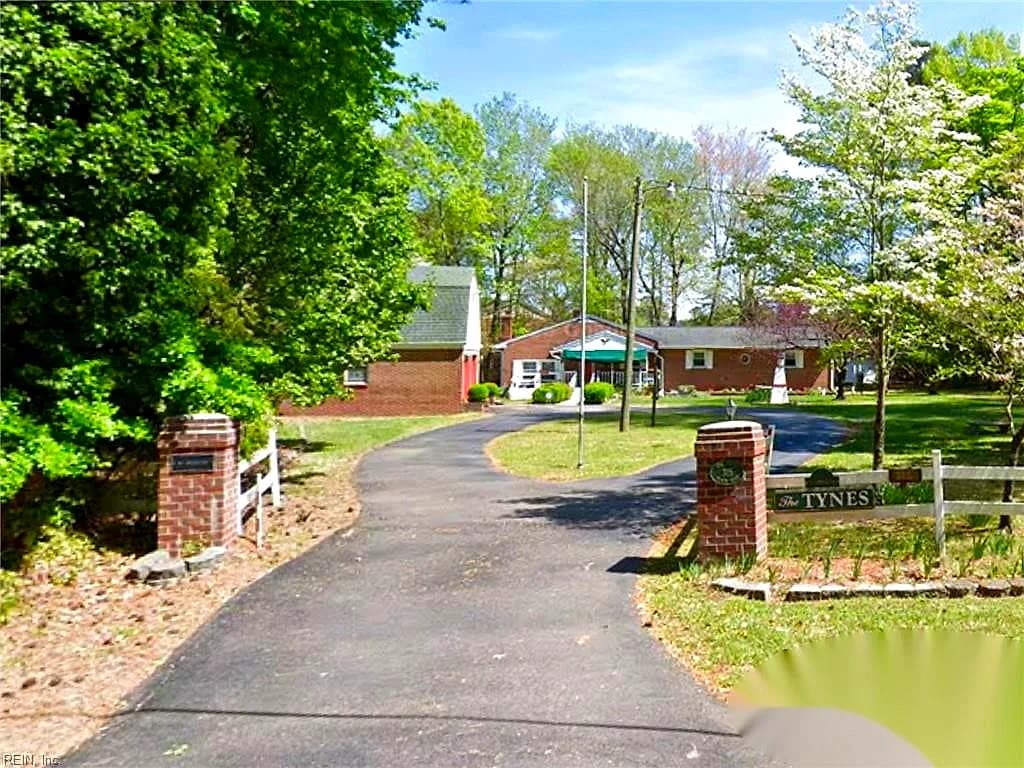 315 Burts RD, YORKTOWN VA 23692 - Main photo