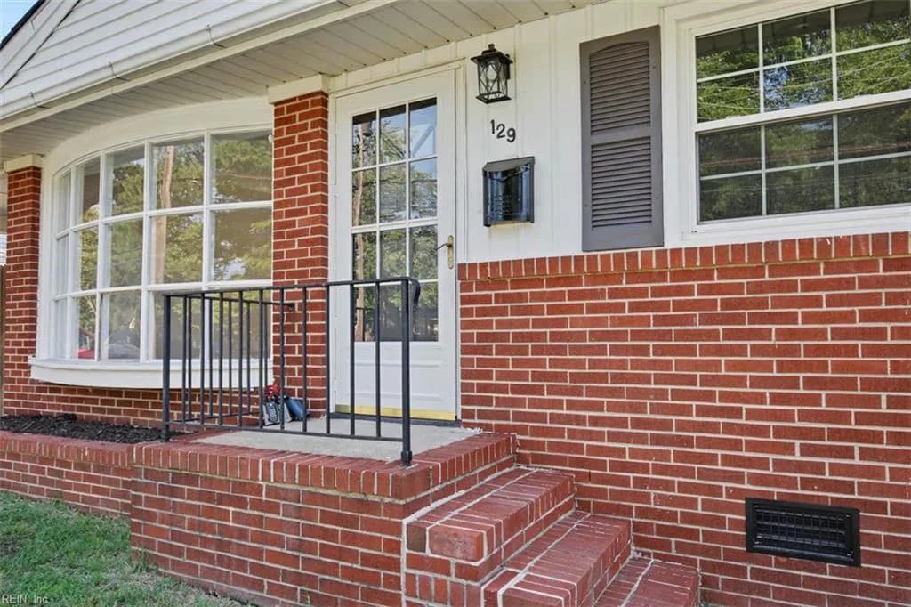 129 Lynnhaven DR, HAMPTON VA 23666 - Photo 5