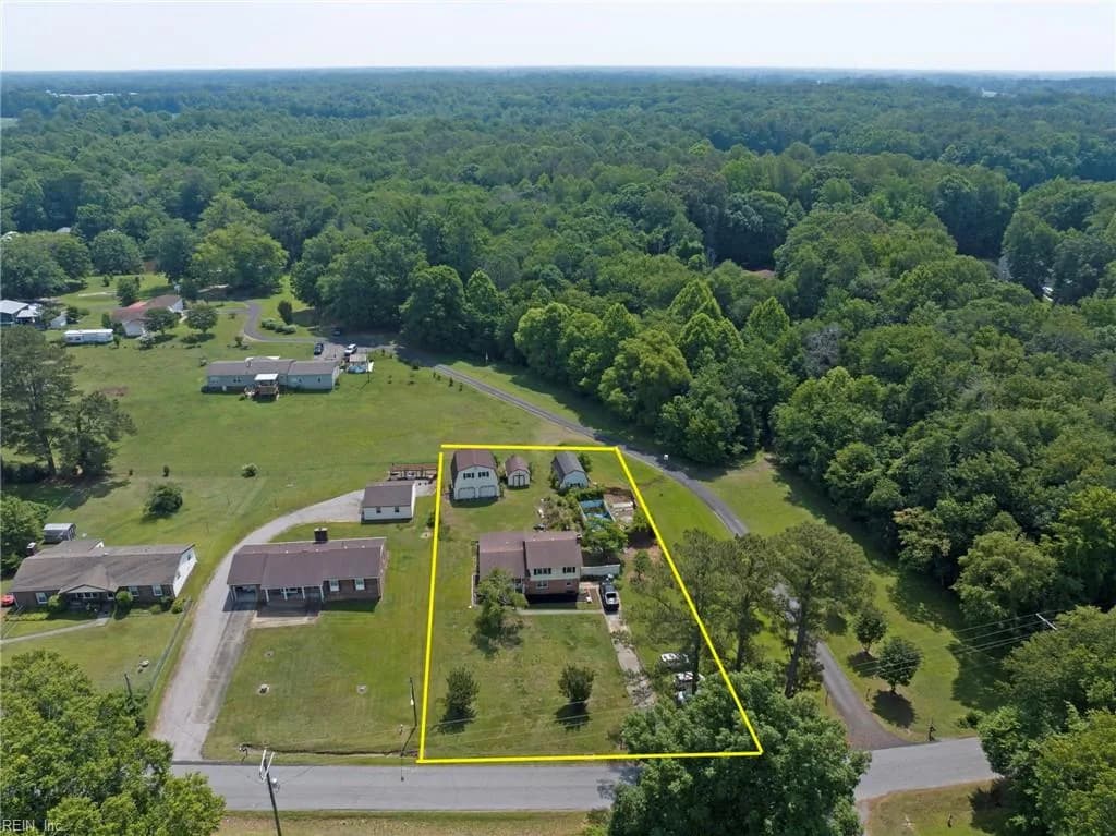 24209 Lovers LN, WINDSOR VA 23487 - Photo 3