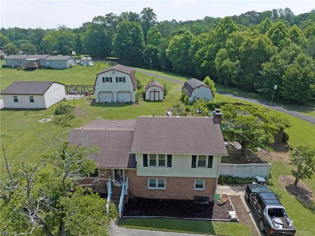 24209 Lovers LN, WINDSOR VA 23487 - Photo 4