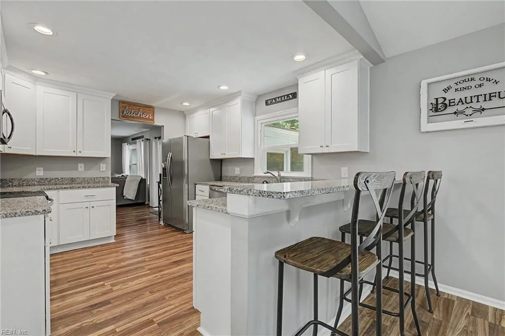 208 Captains LN, NEWPORTNEWS VA 23602 - Photo 5