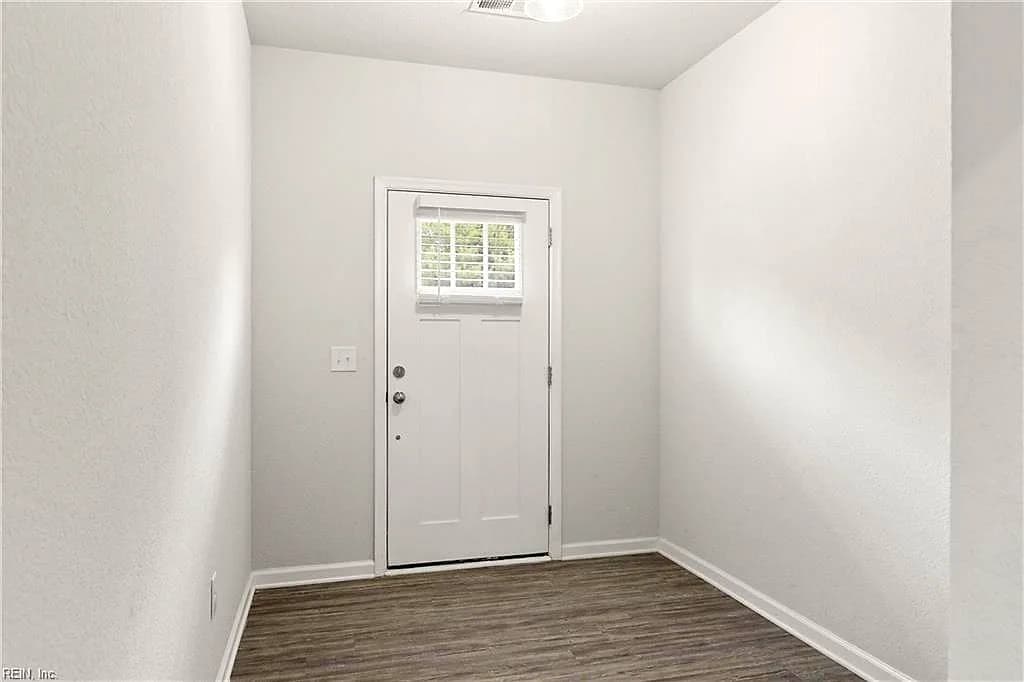 450 Asuza ST, CHESAPEAKE VA 23323 - Photo 5
