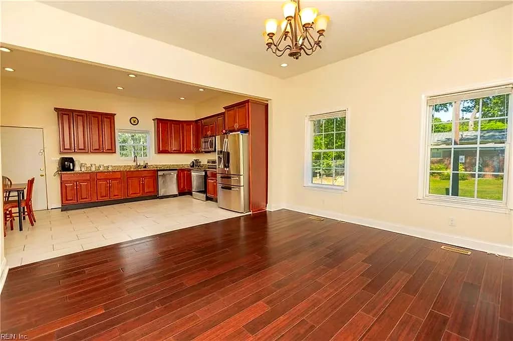 608 Brunswick AVE, EMPORIA VA 23847 - Photo 4
