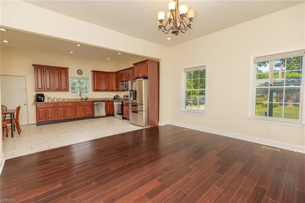 608 Brunswick AVE, EMPORIA VA 23847 - Photo 4