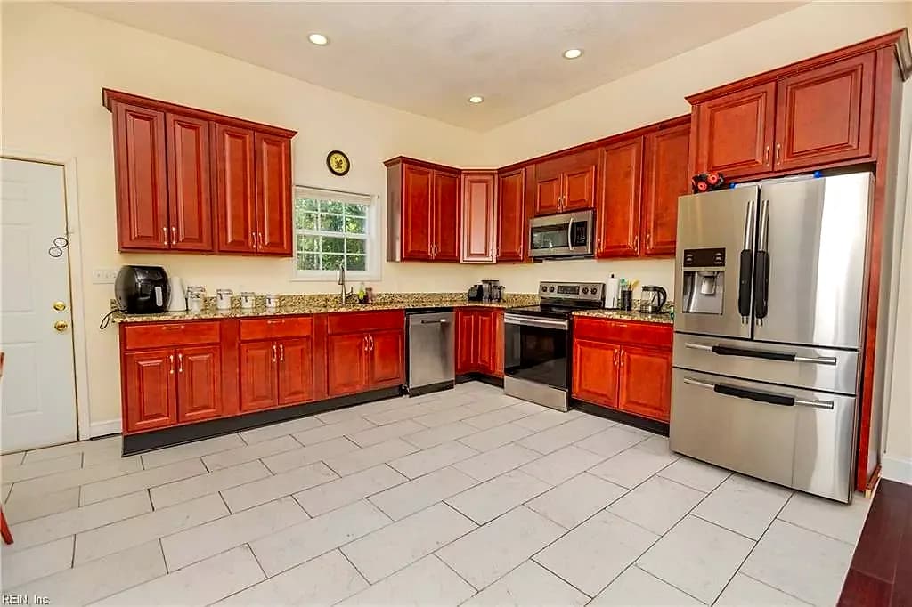 608 Brunswick AVE, EMPORIA VA 23847 - Photo 5