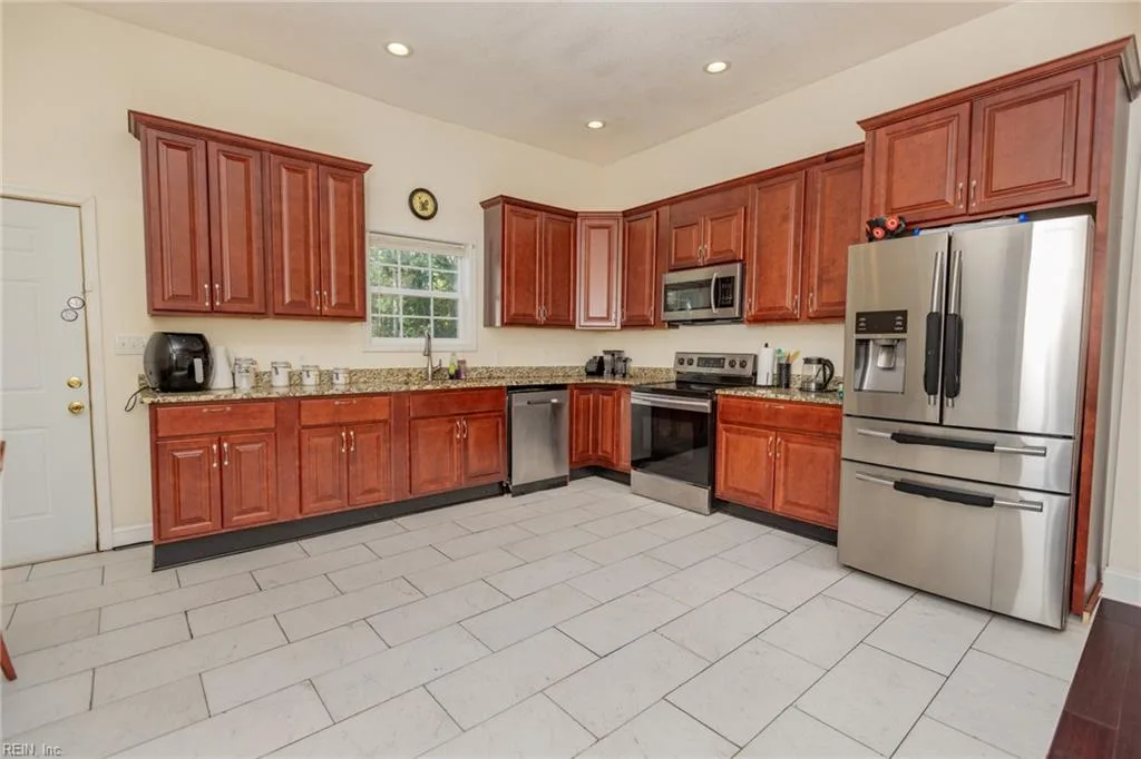 608 Brunswick AVE, EMPORIA VA 23847 - Photo 5