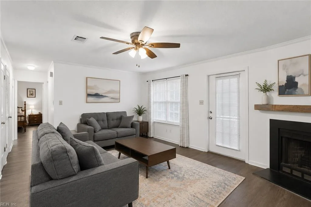 100 Windsor LN #D, WILLIAMSBURG VA 23185 - Photo 3