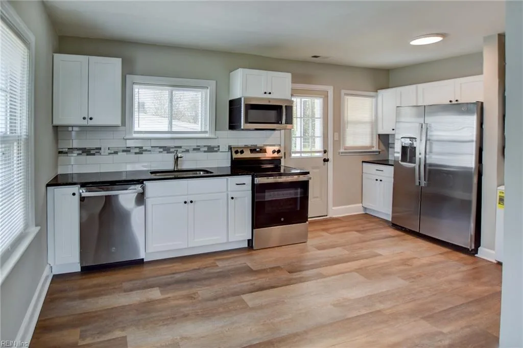 13 Beverly ST, HAMPTON VA 23669 - Photo 3
